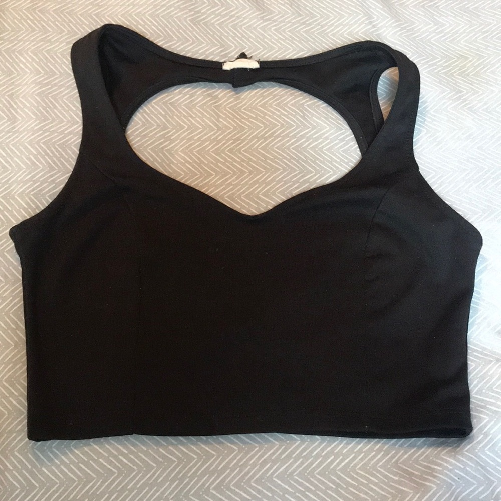 Simple Black Crop